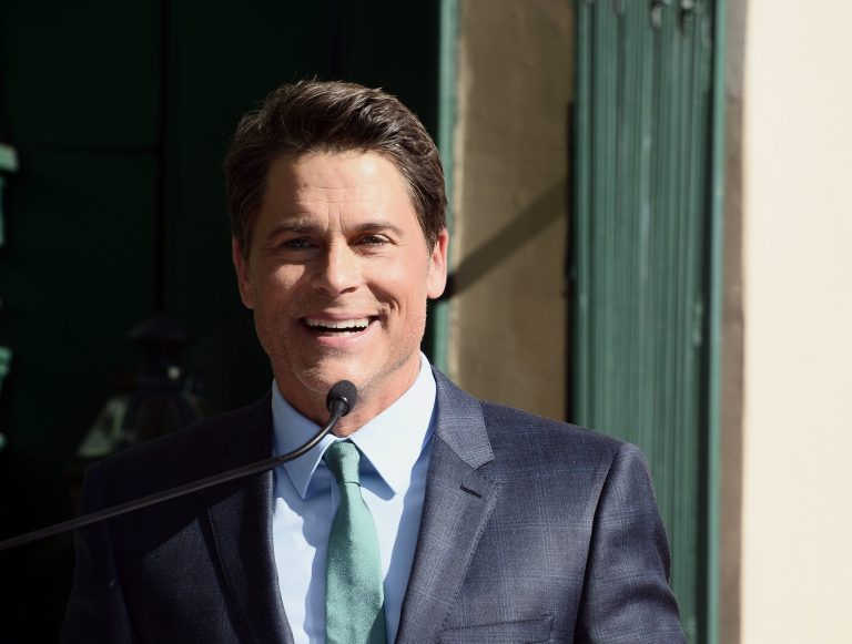 O Rob Lowe στη διάρκεια της τελετής απονομής του Αστεριού του στη Λεωφόρο της Δόξας στο Χόλιγουντ, 8 Δεκεμβρίου 2015
