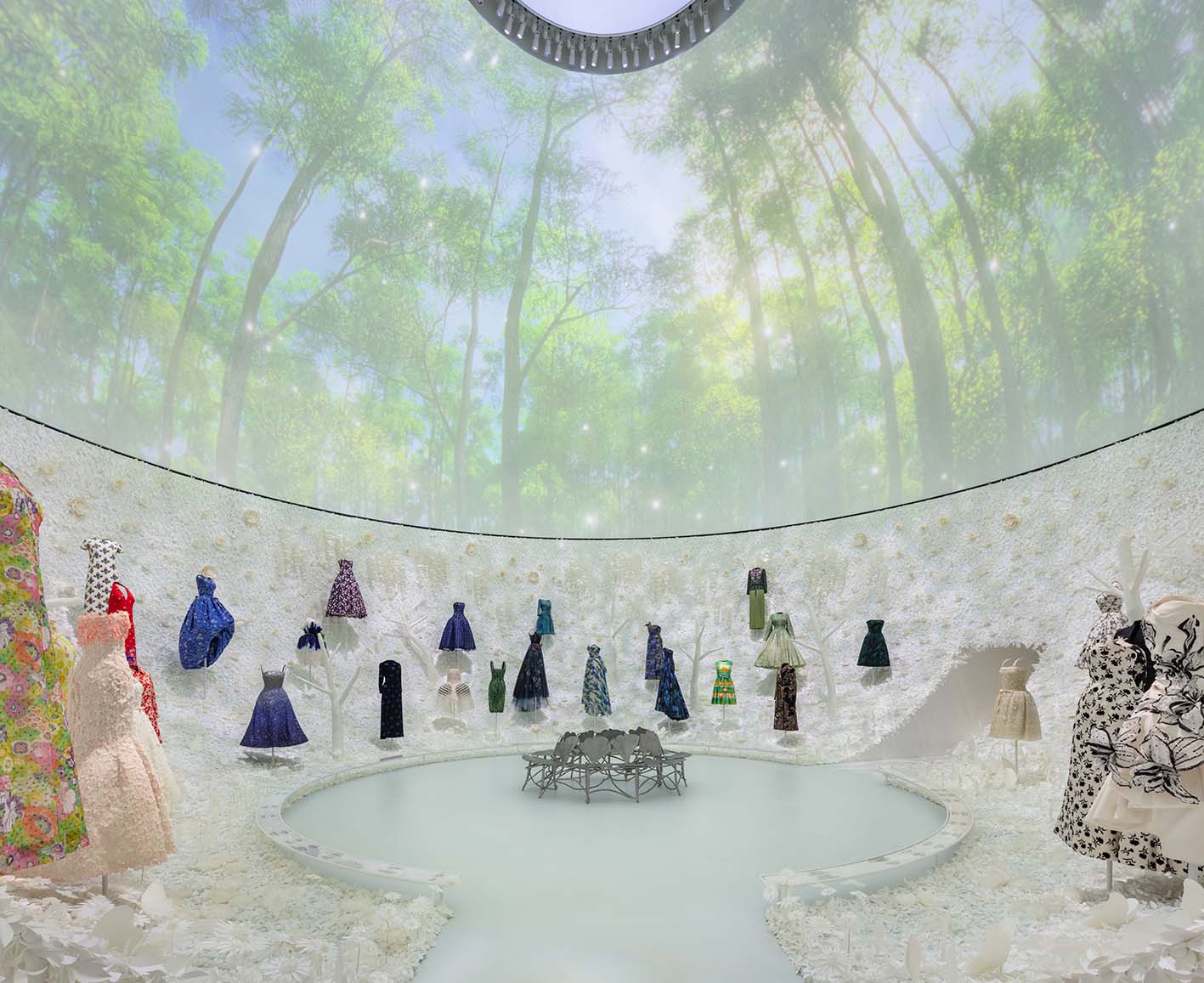 Εκθεσιακό τμήμα στη Σεούλ του οίκου Christian Dior