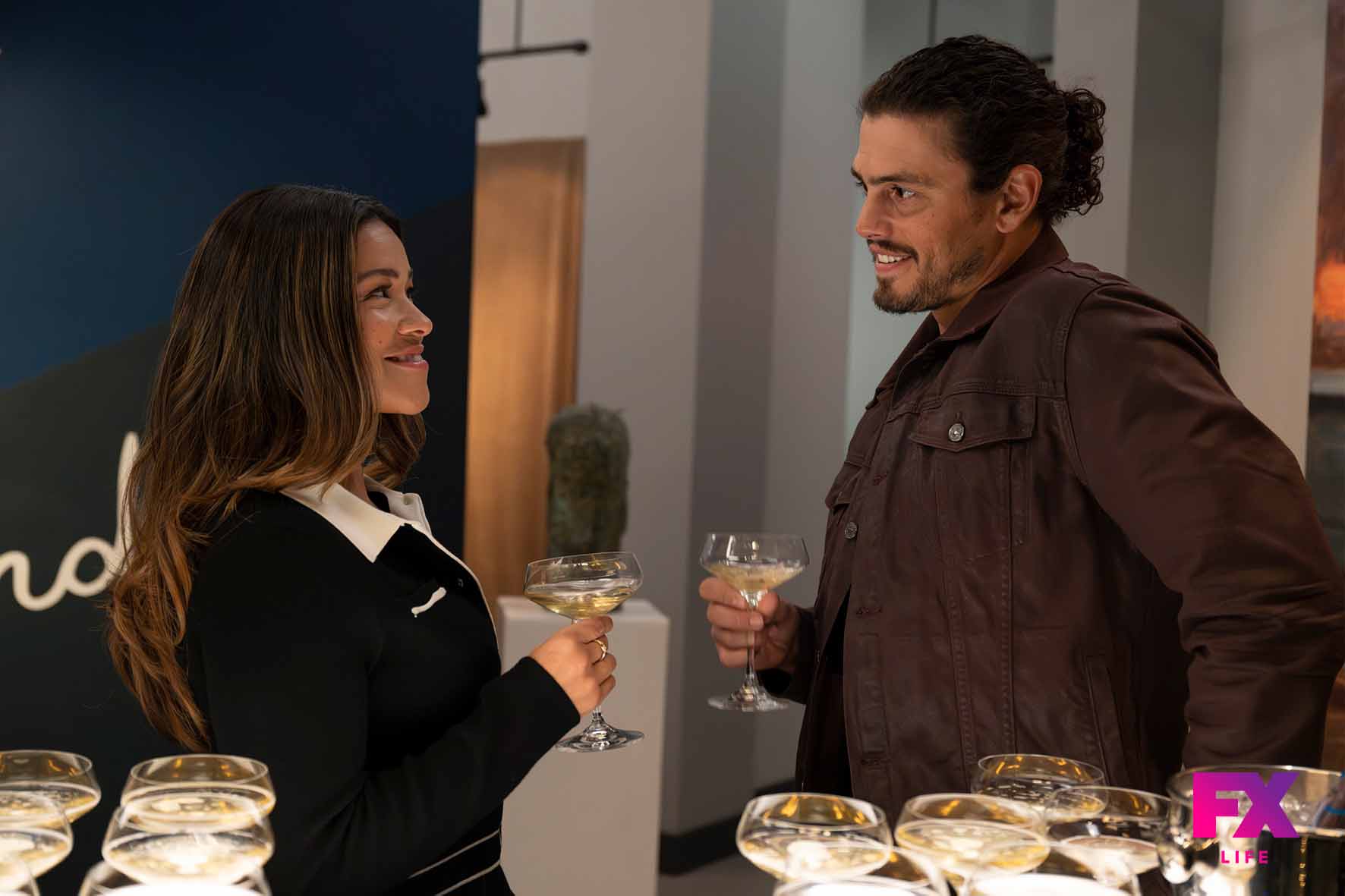 Σκηνή από τη σειρά του FX Not Dead Yet