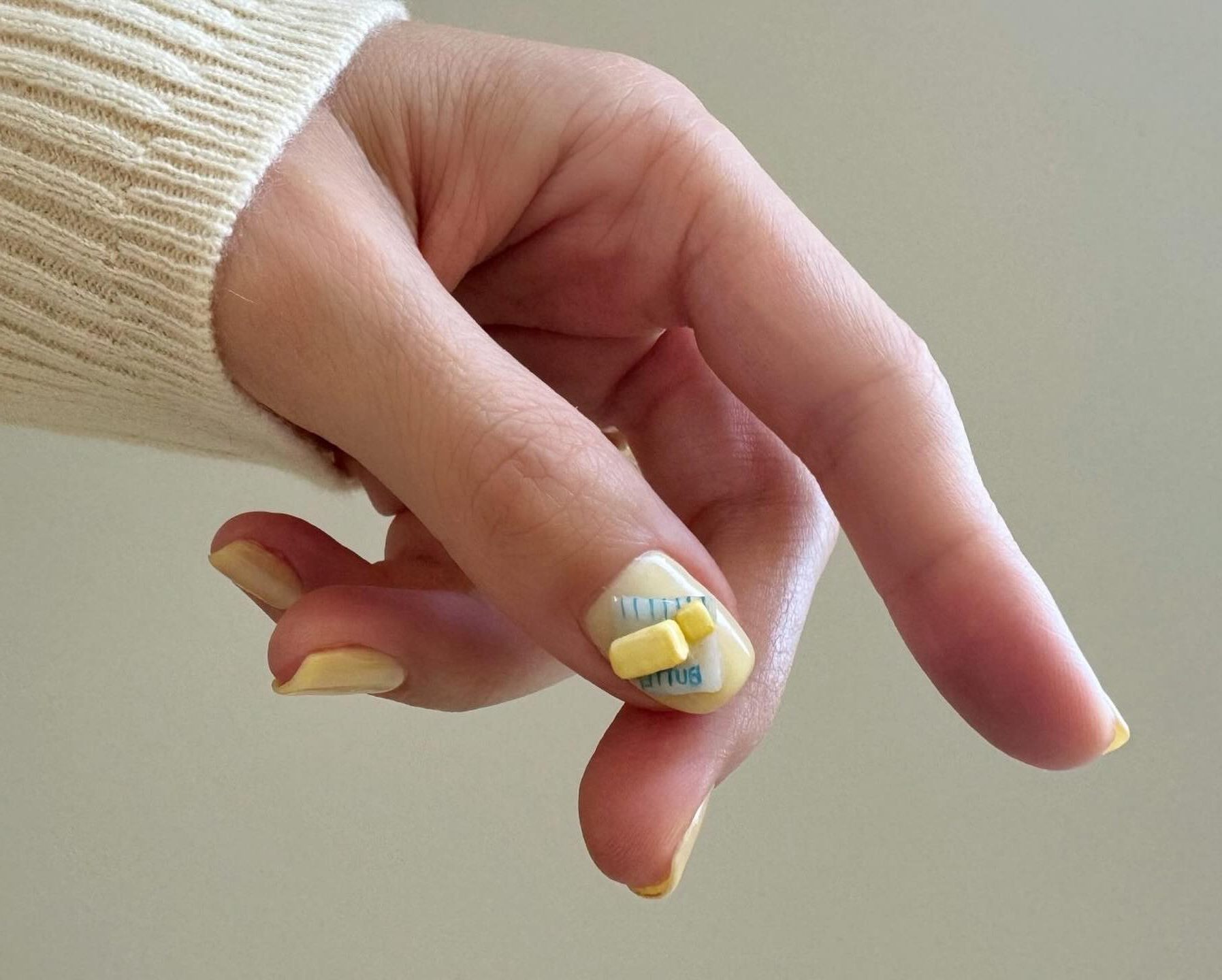 καλοκαιρινό μανικιούρ