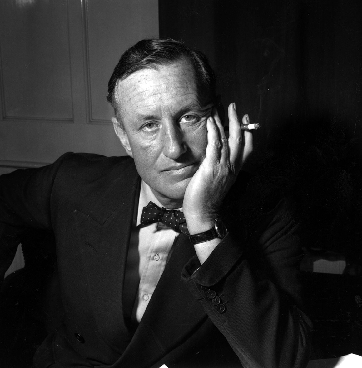 Ian Lancaster Fleming (1908 - 1964), Bρετανός συγγραφέας και δημιουργός του χαρακτήρα James Bond.