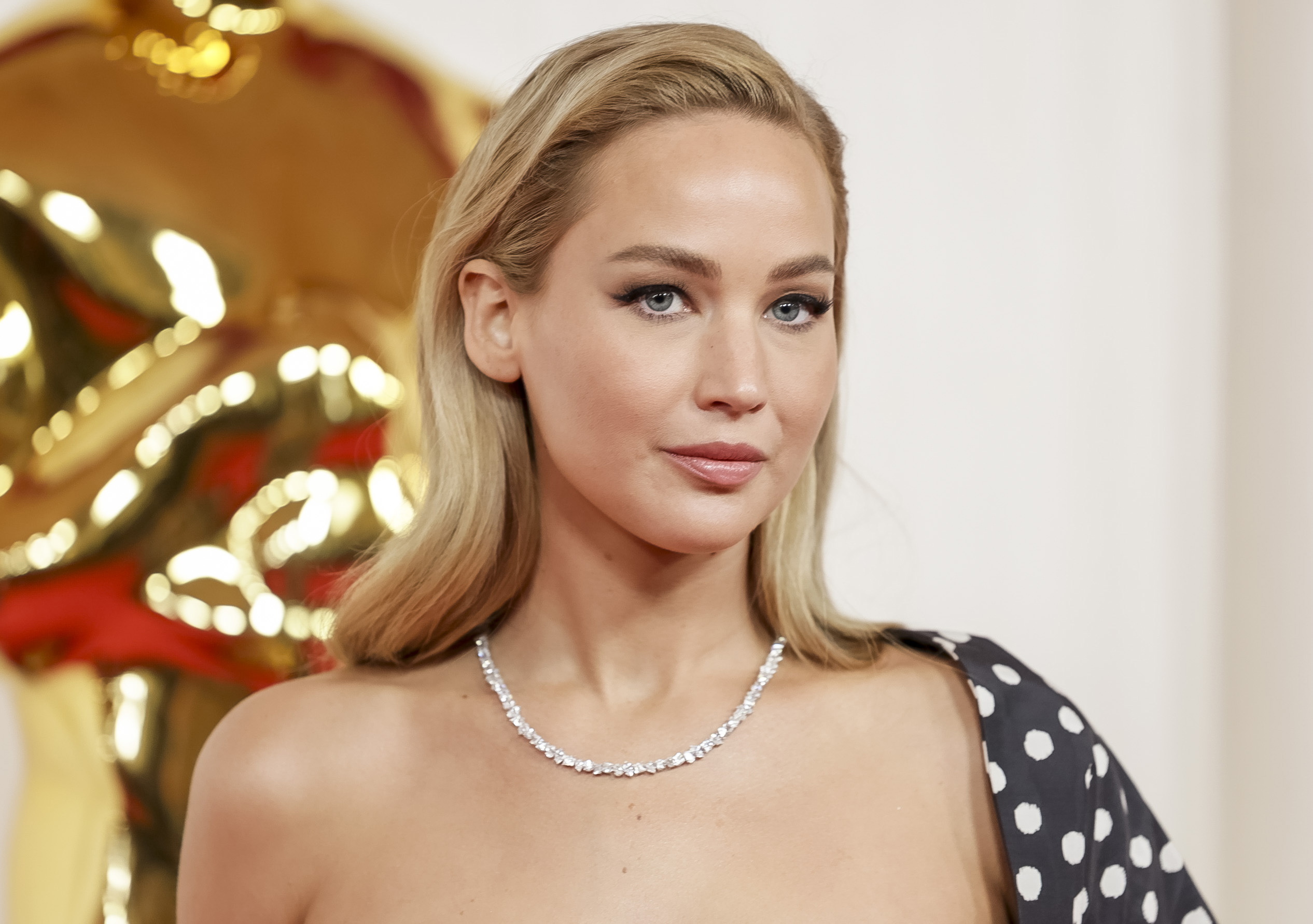H Jennifer Lawrence στα 96α Όσκαρ στο Dolby Theatre, στις 10 Μαρτίου 2024