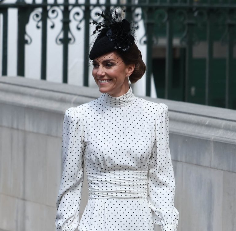 H Kate Middleton αποχωρεί από τη λειτουργία στο Αββαείο του Ουέστμινστερ στο Λονδίνο, 8 Μαΐου 2025