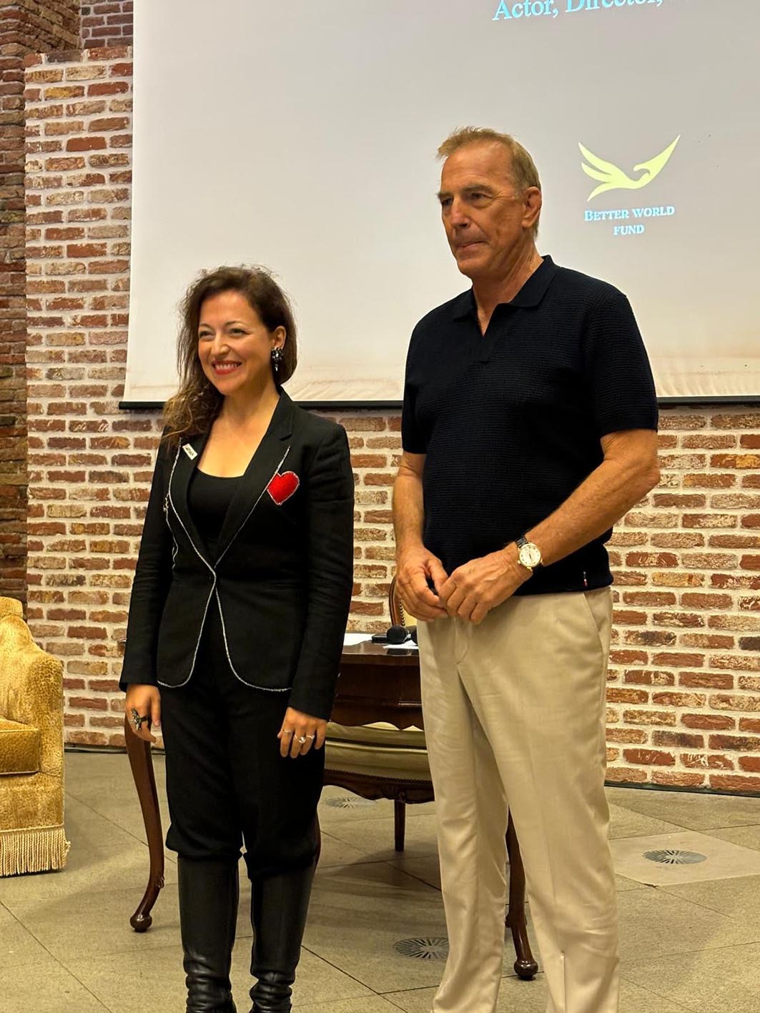 The Hollywood star and producer Kevin Costner signs the International Accords for Women in Diplomacy for the women’s rights for Guila Clara Kessous, Ambassador of Peace in Festival international Mostra of Venice during the Master Class by Guila
Clara Kessous, Ambassador of Peace.
Credit: Photographer
@soniadiop