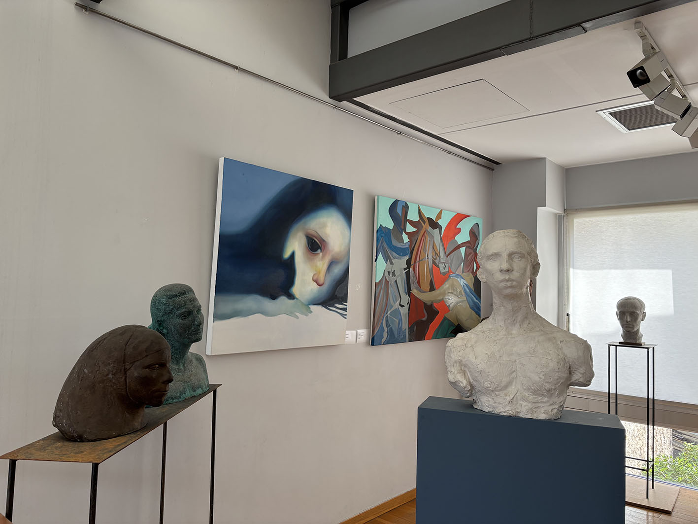 Η έκθεση Homo Animalis παρουσιάζει τα έργα φοιτητών του Α΄ και του ΣΤ΄ Εργαστηρίου Ζωγραφικής της Ανωτάτης Σχολής Καλών Τεχνών (ΑΣΚΤ), οι οποίοι με τις καλλιτεχνικές τους δημιουργίες διευρύνουν την έννοια και την αντίληψη της σχέσης Ανθρώπου και Ζώου στη σύγχρονη τέχνη.