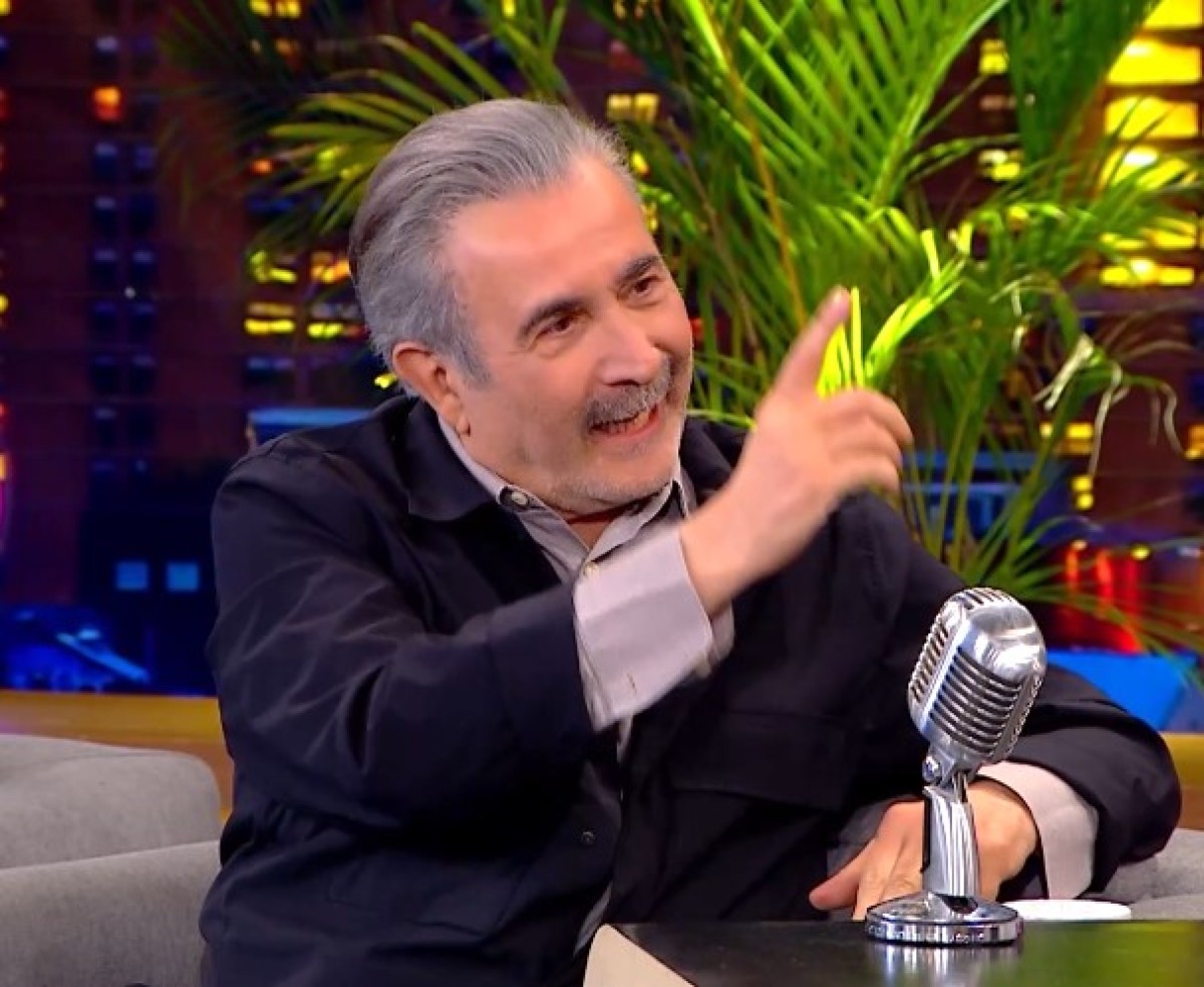 Ο Λάκης Λαζόπουλος στην εκπομπή The 2night Show
