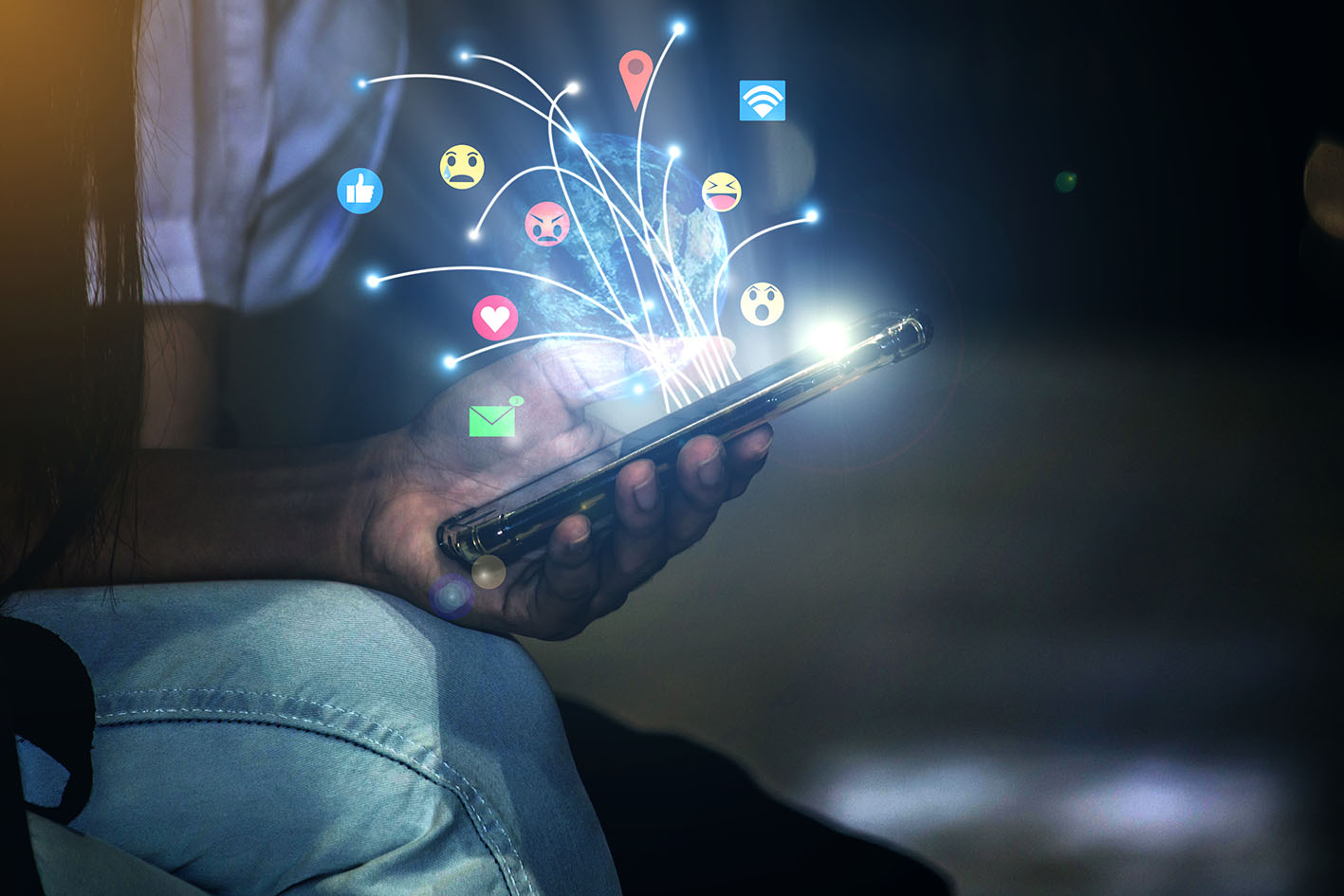 Νέα τεχνολογία κινητά και επικοινωνία στα social