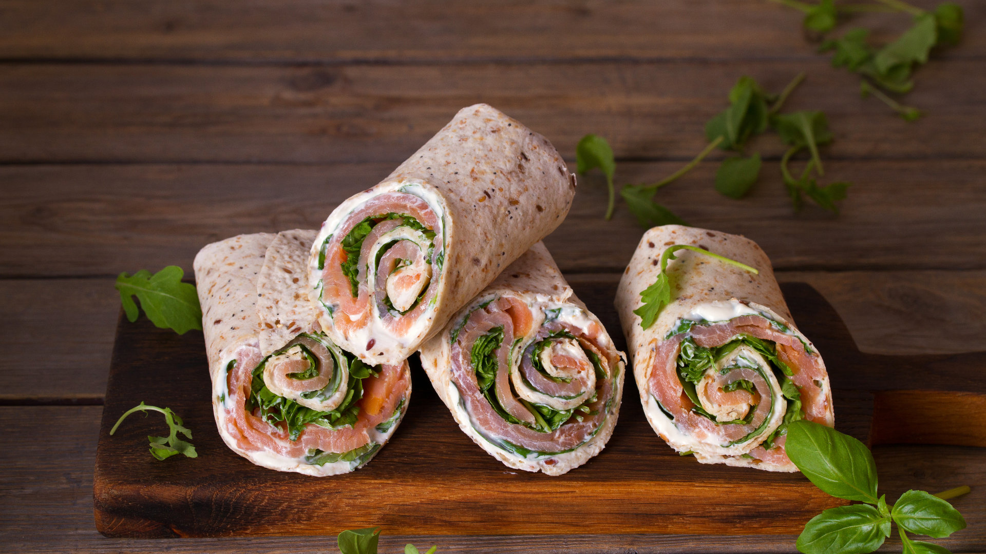 Tορτίγια με σολομό και τυρί κρεμώδες