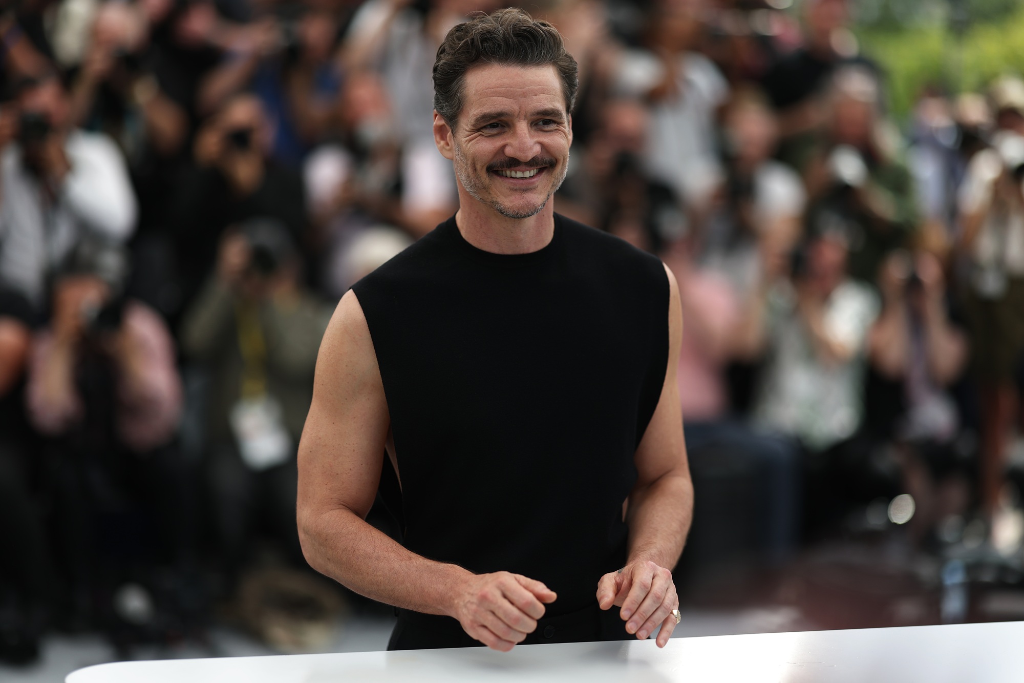 O Pedro Pascal στο photocall για την ταινία "Eddington" στη διάρκεια του 78ου Φεστιβάλ Καννών, 17 Μαΐου 2025