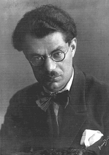 Στράτης Μυριβήλης