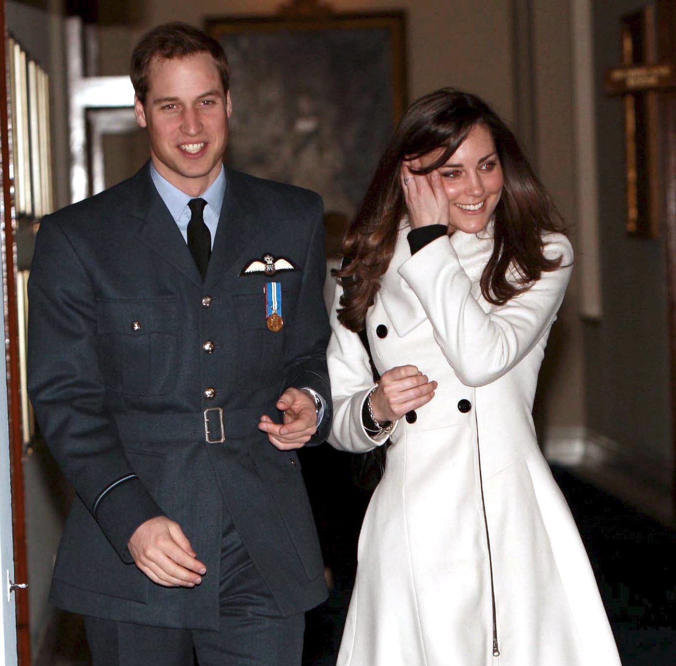 Φωτογραφία αρχείου με ημερομηνία 11 Απριλίου 2008 όπου ο πρίγκιπας William και η Kate Middleton βρίσκονται στην τελετή αποφοίτησης της Βασιλικής Αεροπορίας στο RAF Cranwell