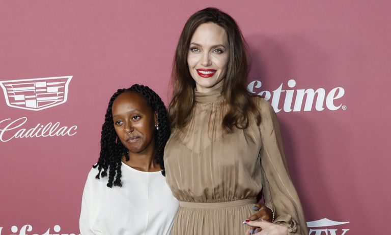 H Zahara Jolie-Pitt και η Angelina Jolie στην εκδήλωση του Variety, Power of Women, στο Wallis Annenberg Center στο Μπέβερλι Χιλς, 30 Σεπτεμβρίου 2021