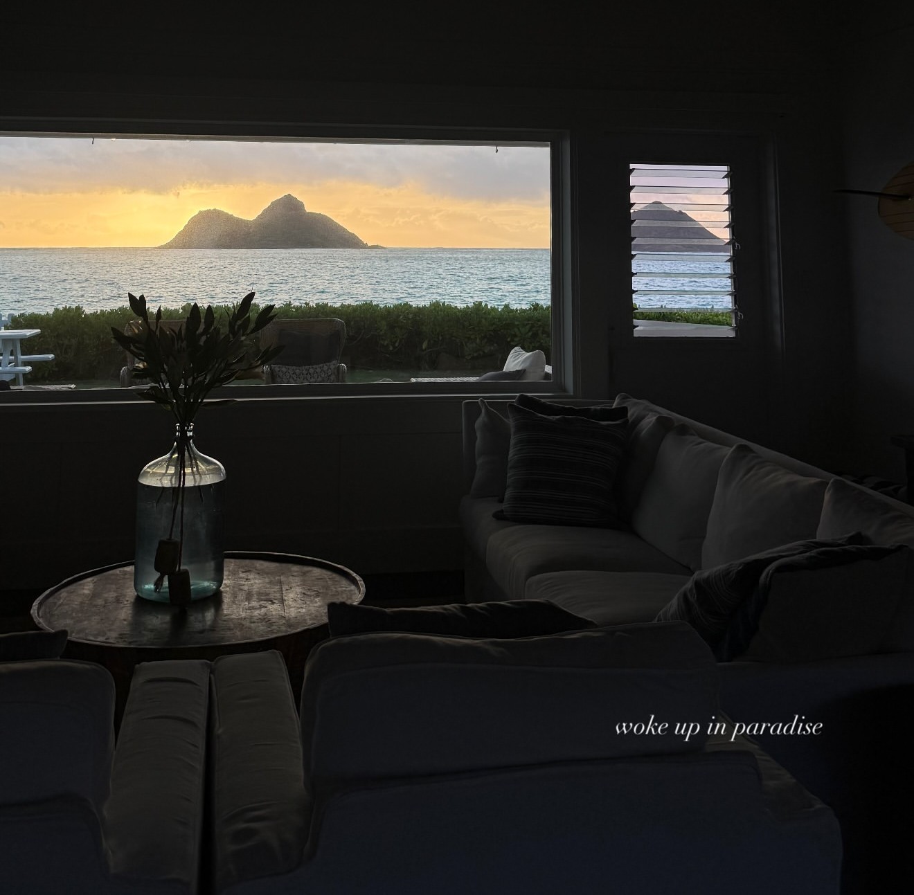 Η θέα θάλασσα της Αμαλίας Κωστοπούλου