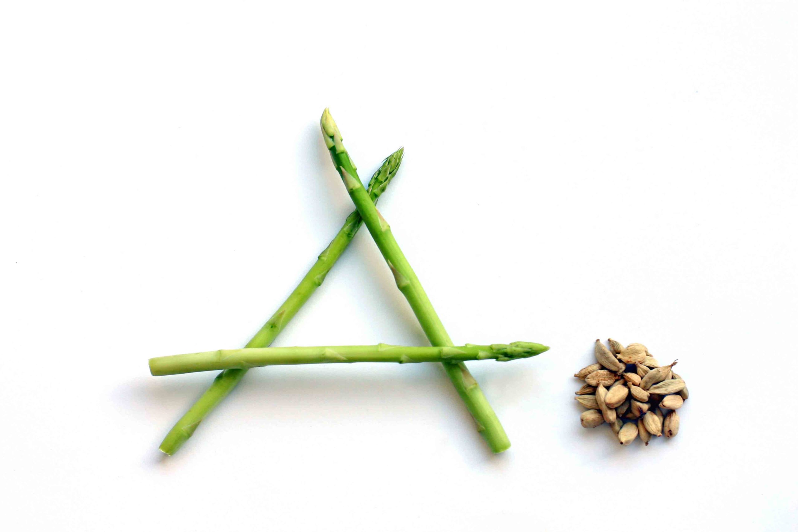 Σπαράγγια που φτιάχνουν το γράμμα Α για βιταμίνη Α