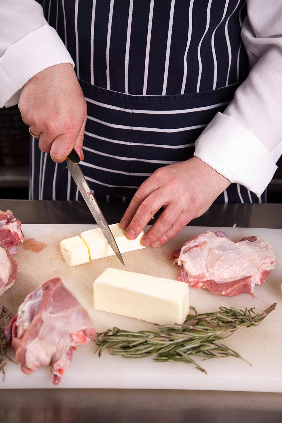 Ένα από τα πιο πολυτελή ιδιωτικά κλαμπ του Λονδίνου αναζητεί σομελιέ βουτύρου