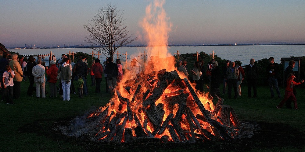 Ημερολόγιο Ιούνιος 24 - Μεσοκαλόκαιρο / Ημέρα του Αγίου Ιωάννη