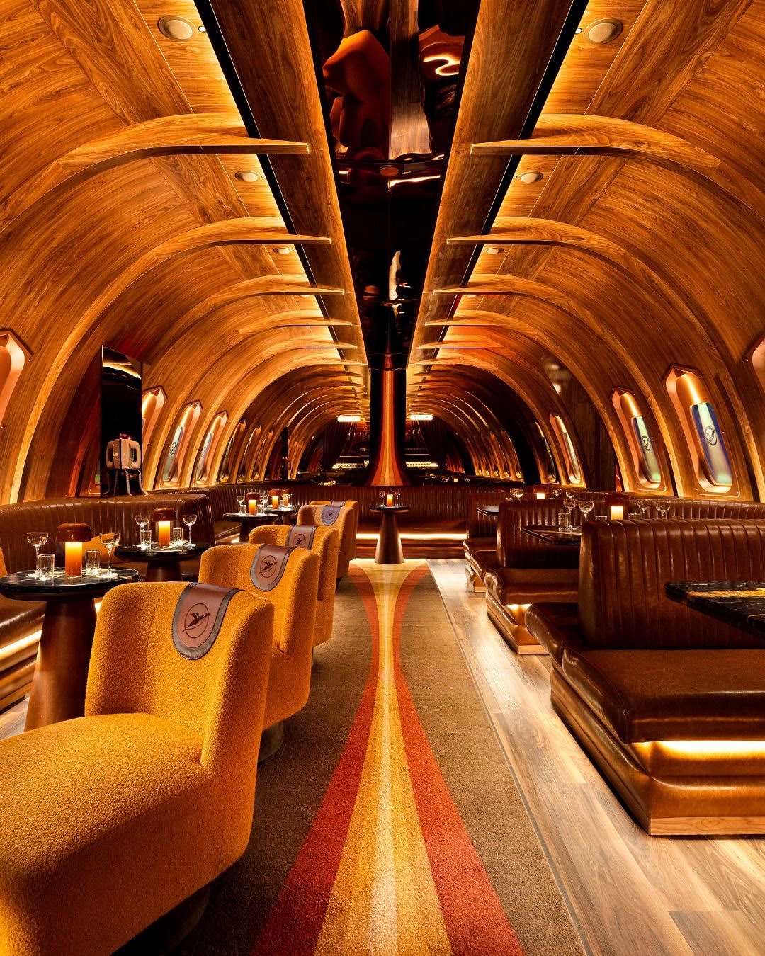 To εσωτερικό του μπαρ Carry On στην περιοχή Phoenix της Αμερικής