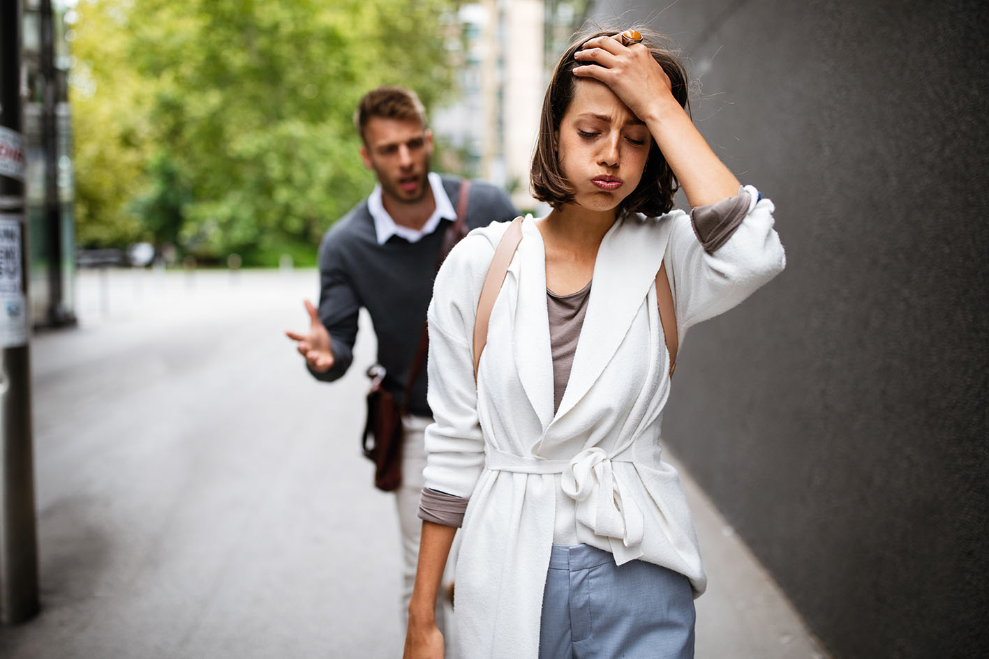 Ζευγάρι μαλώνει στο δρόμο