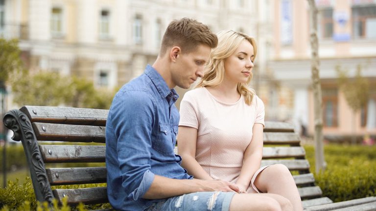 Ζευγάρι με προβλήματ σχέσης