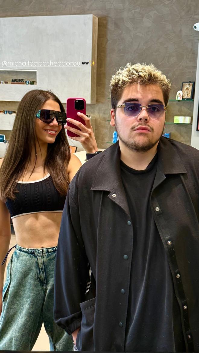 Ο γιος της Δέσποινας Βανδή, Γιώργος Νικολαΐδης με την αδελφή του Μελίνα