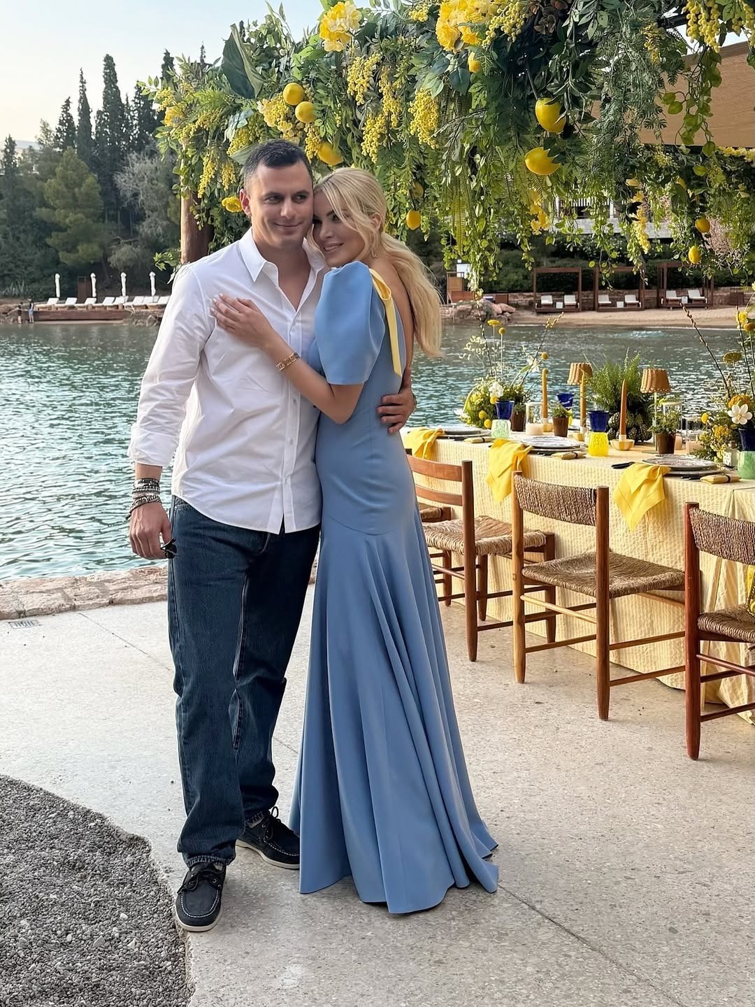 Η Κατερίνα Καινούργιου έγινε νονά με τον Παναγιώτη Κουτσουμπή στο πλευρό της