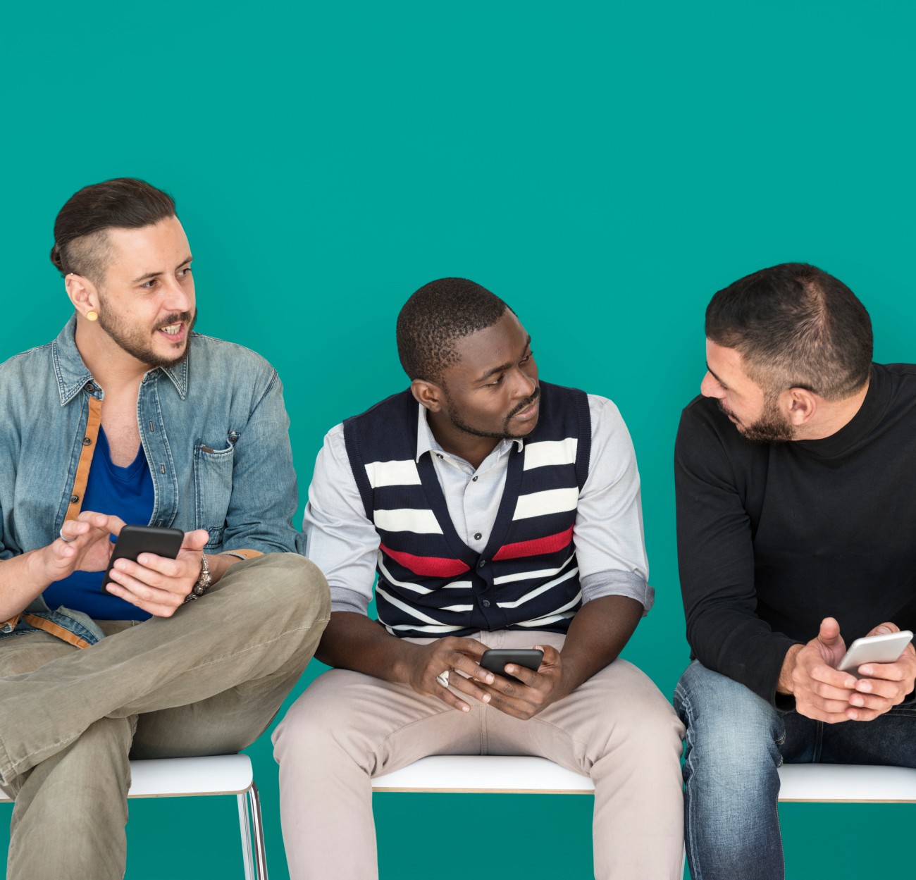 Άνδρες συζητούν