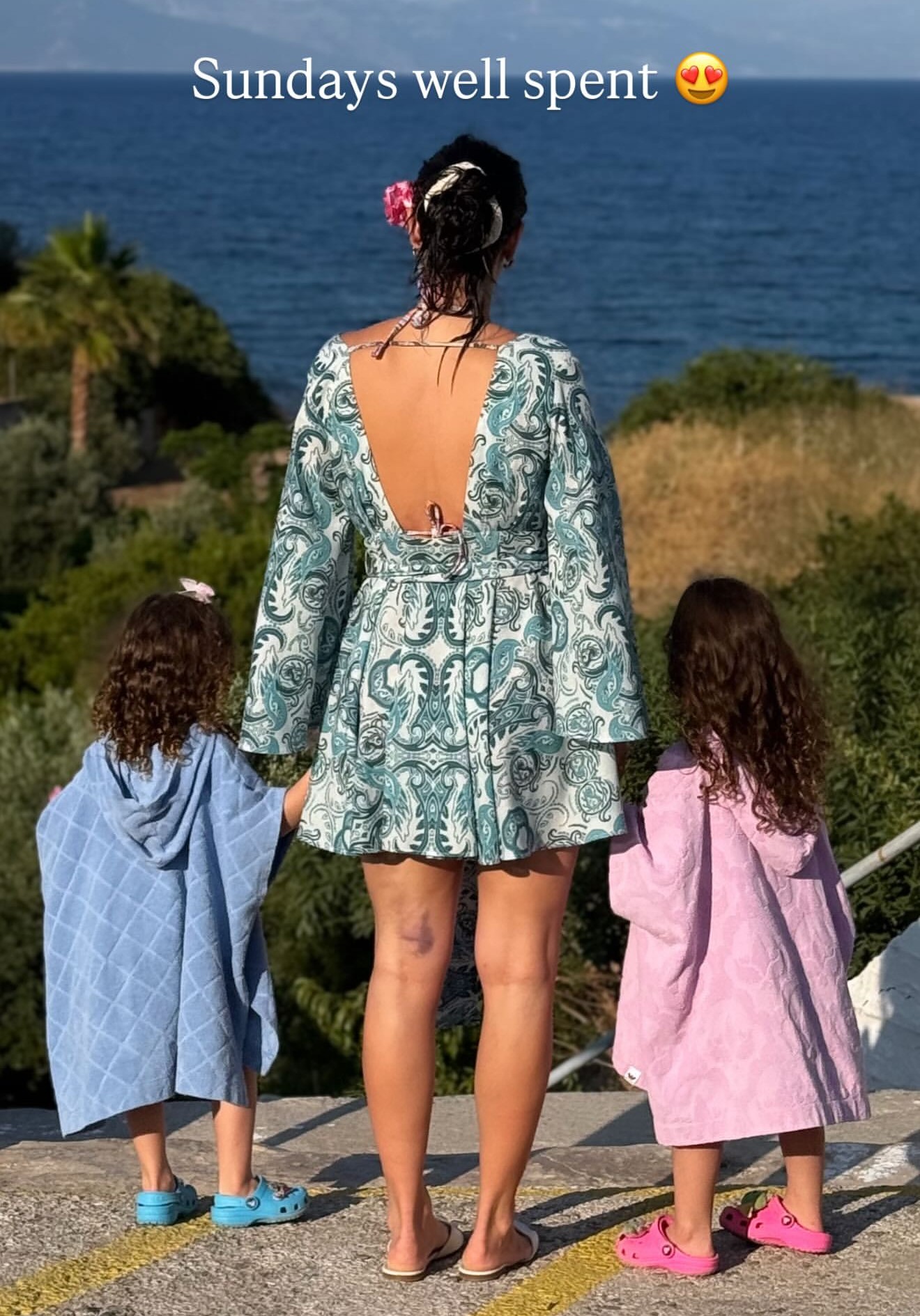 Η Χριστίνα Μπόμπα με τις κόρες της