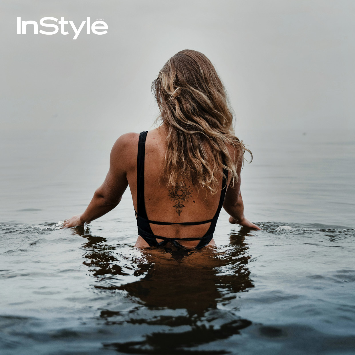 μοντέλο με μαγιό