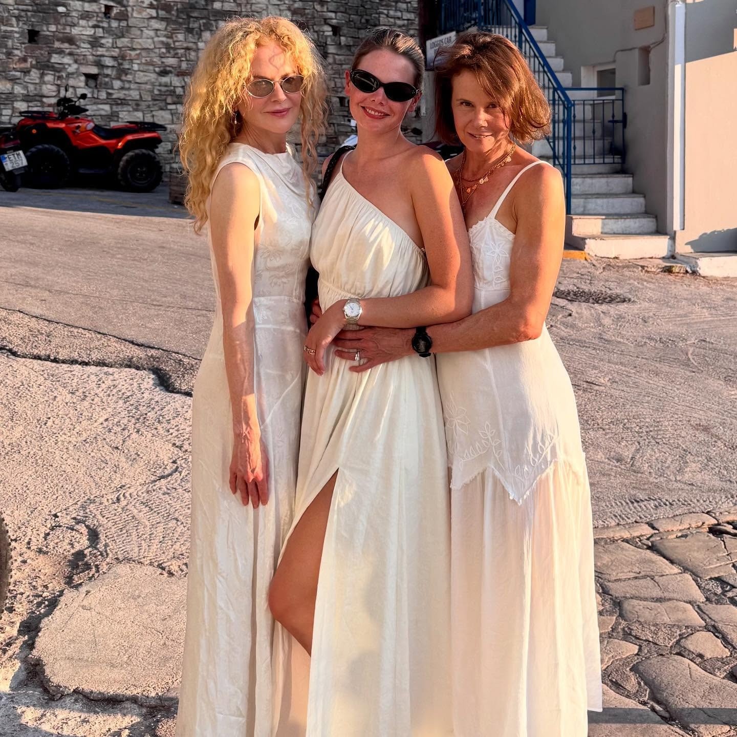 Η Nicole Kidman στους Παξούς μαζί με την αδερφή της και την ανιψιά της.