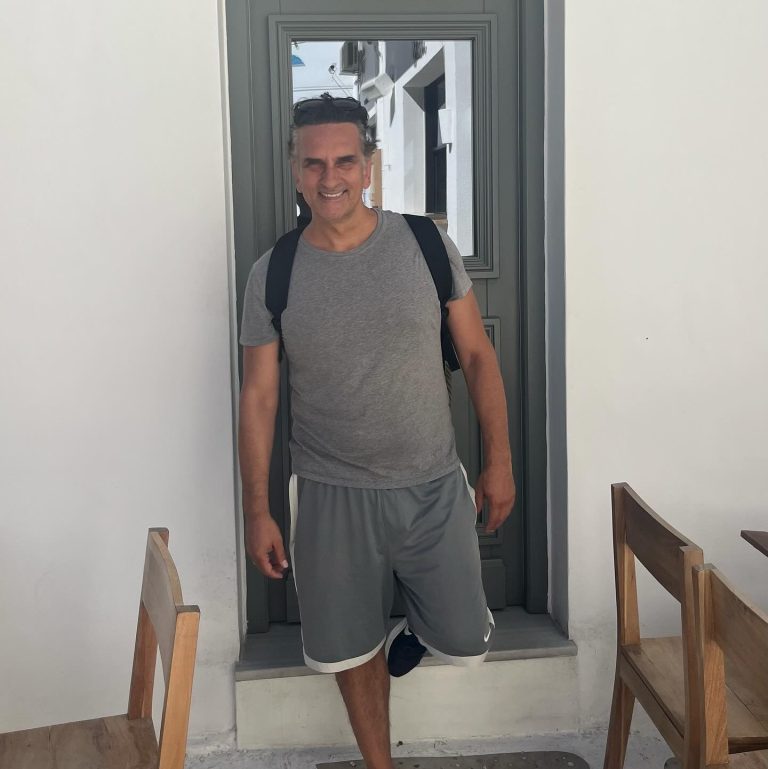 Ο Νίκος Ψαρράς στην Τήνο