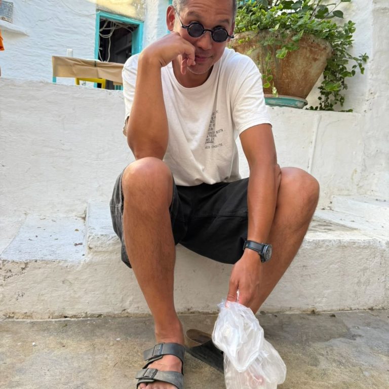 Ο Σωτήρης Κοντιζάς στη Σχοινούσα