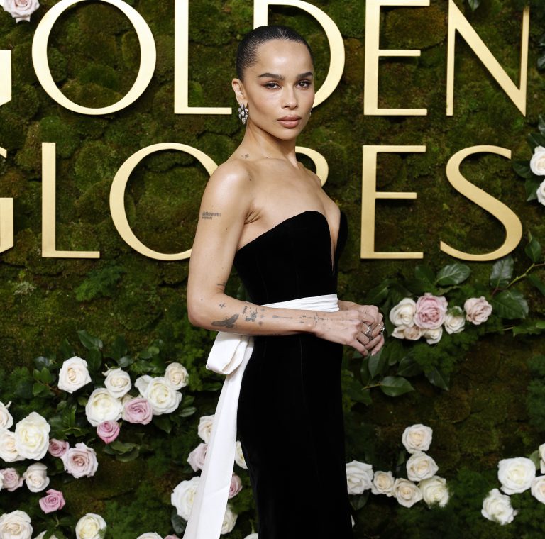 H Zoe Kravitz στην τελετή απονομής για τις 82ες Χρυσές Σφαίρες, 5 Ιανουαρίου 2025
