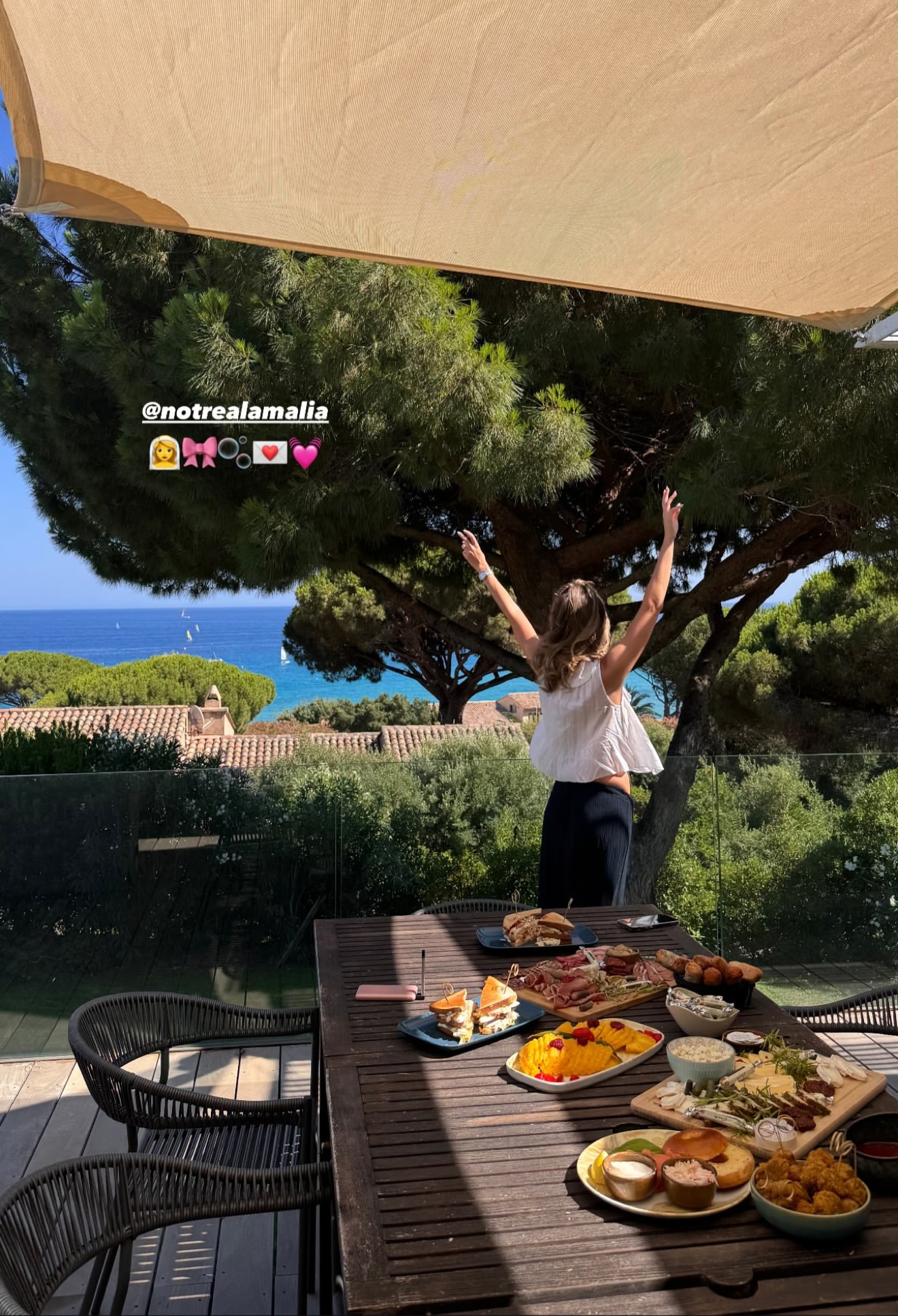 Η Αμαλία κωστοπούλου με τις φίλες της στο Μονακό