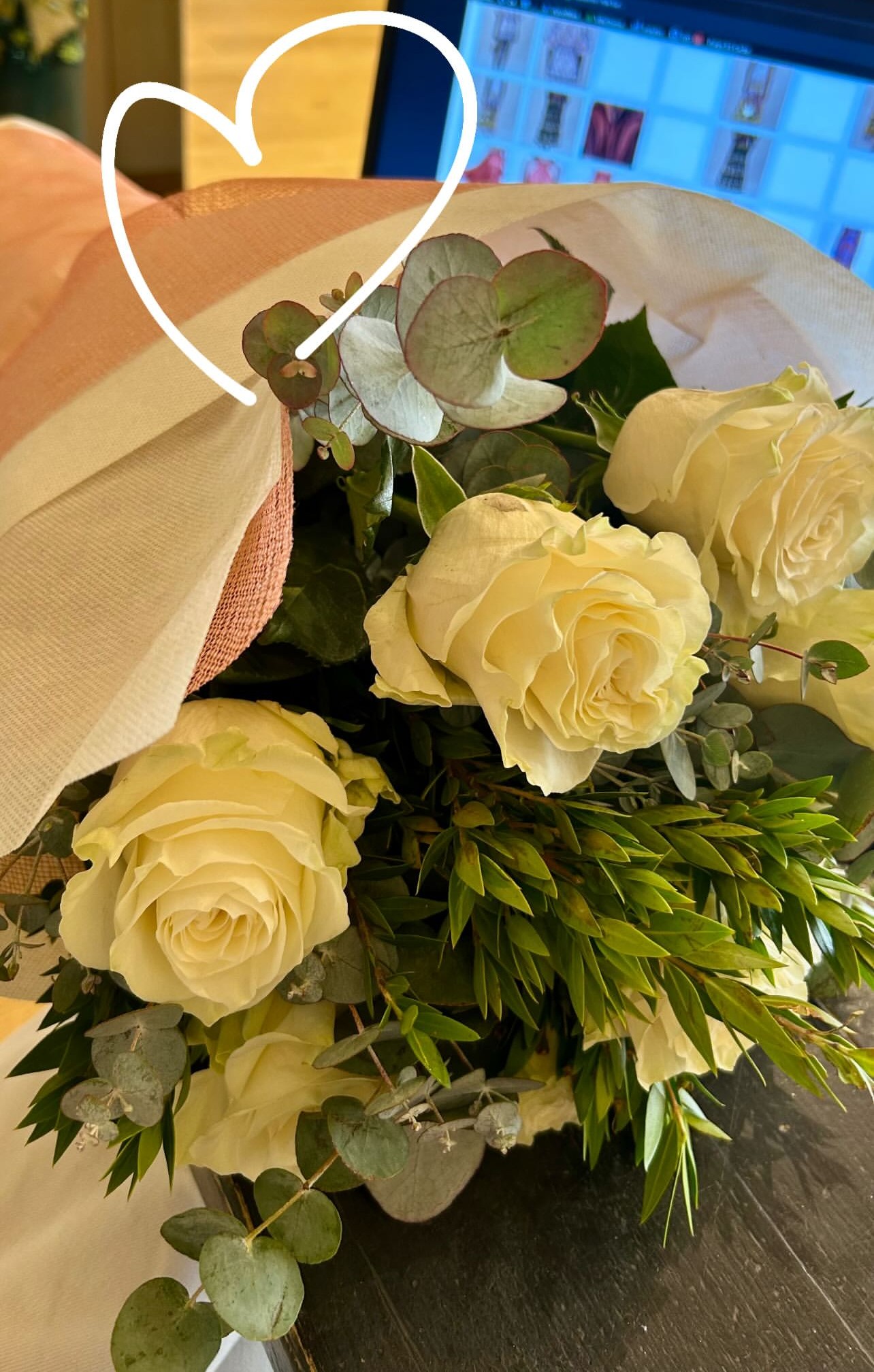 Η ανθοδέσμη που έστειλε στην Νίκη Κάρτσωνα ο σύζυγός της