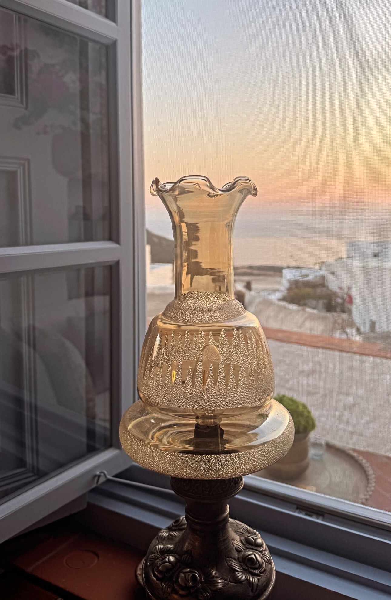 Μία γωνιά του εξοχικού της Τζένης Μπαλατσινού στην Πάτμο