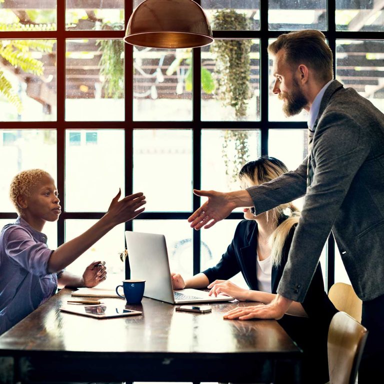 Συνάδελφοι μιλάνε