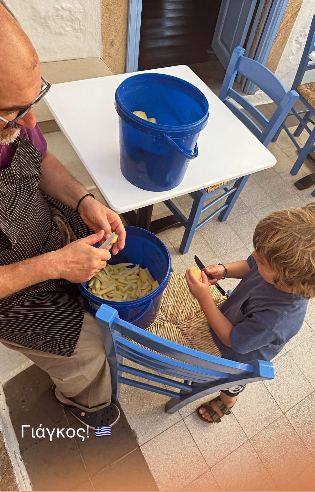 Ο γιος της Τζένης Μπαλατσινού στην Πάτμο