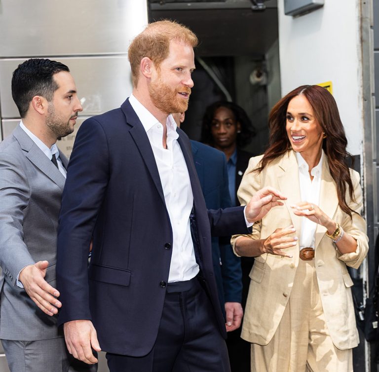 Ο Πρίγκιπας Χάρι, ο Δούκας του Σάσεξ και η Μέγκαν, Δούκισσα του Σάσεξ, στη Σύνοδο Κορυφής Time100 στο Jazz at Lincoln Center στο Midtown στις 23 Απριλίου 2025 στη Νέα Υόρκη.