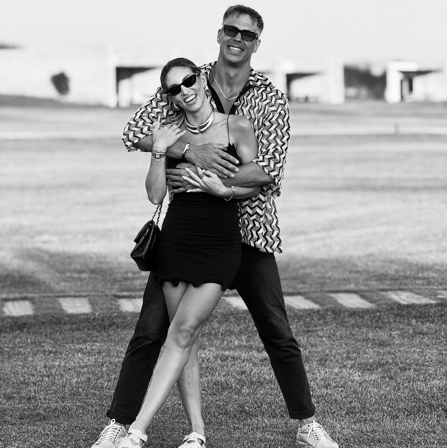 Οικονομάκου και Cerella αγκαλιασμένοι