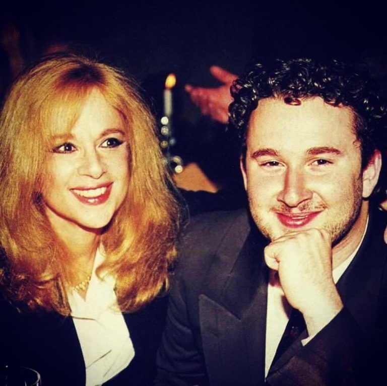 Bουγιουκλάκη γιος