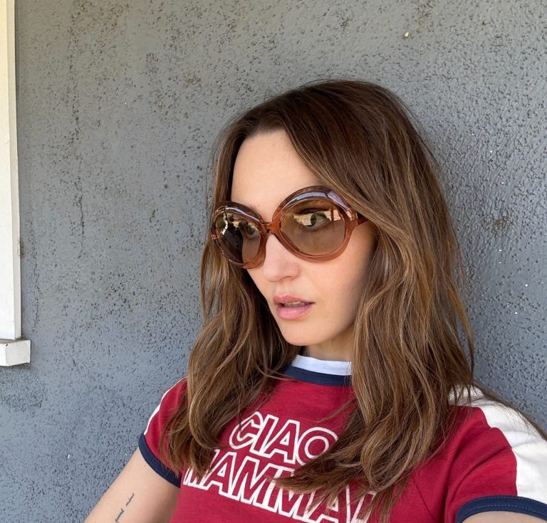 Καστανό babydoll brunette στα μαλλιά