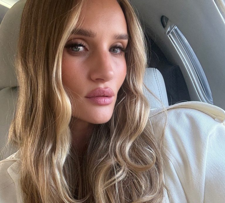 Rosie Huntington-Whiteley με φθινοπωρινό μακιγιάζ