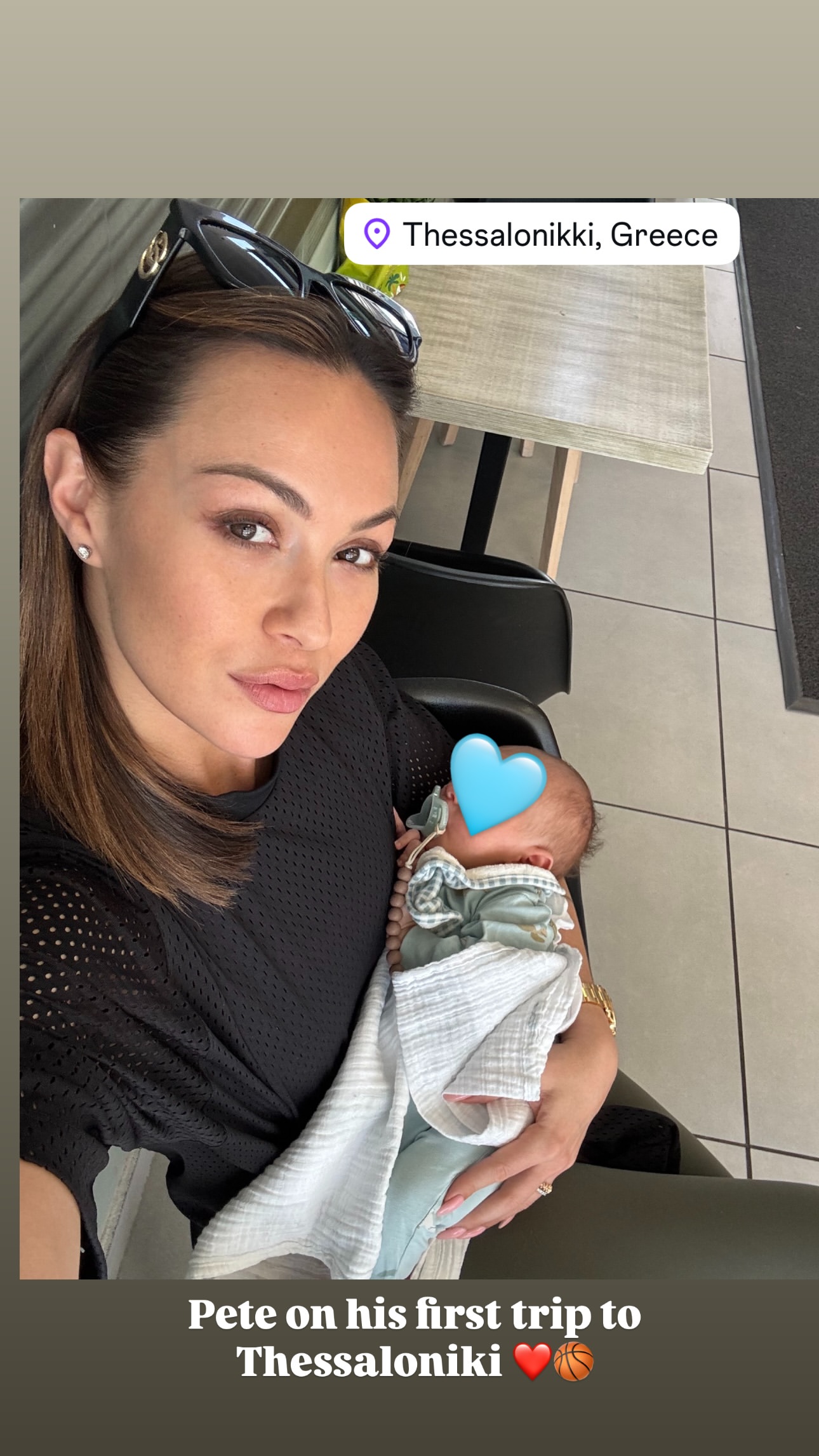 Η Δώρα Παντέλη με το μωρό της στη Θεσσαλονίκη