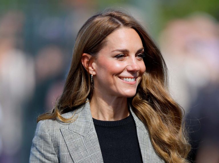 H Kate Middleton επισκέφτηκε τα εργοστάσια παραγωγής μεταξιού στο Sudbury στις 11 Σεπτεμβρίου 2025, με αφορμή τη γιορτή της βρετανικής δημιουργικότητας και χειροτεχνίας.