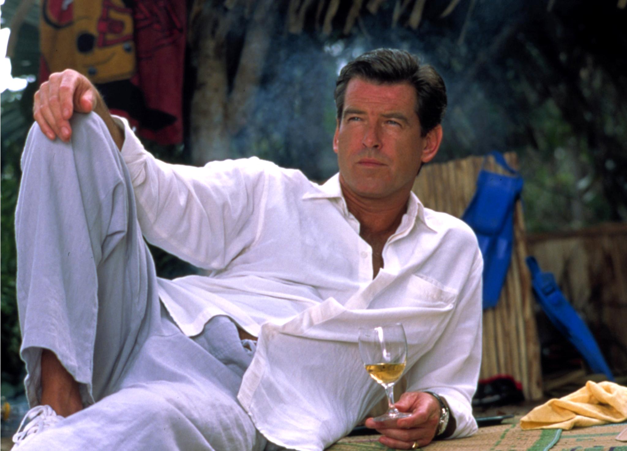 O Pierce Brosnan πρωταγωνιστεί στην ταινία Ο Ράφτης του Παναμά