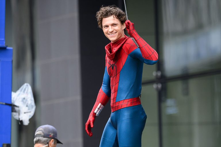 O Tom Holland στα γυρίσματα του «Spider-Man: Brand New Day» στις 3 Αυγούστου 2025 στη Γλασκώβη της Σκωτίας.