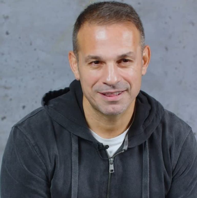 Ντέμης Νικολαΐδης