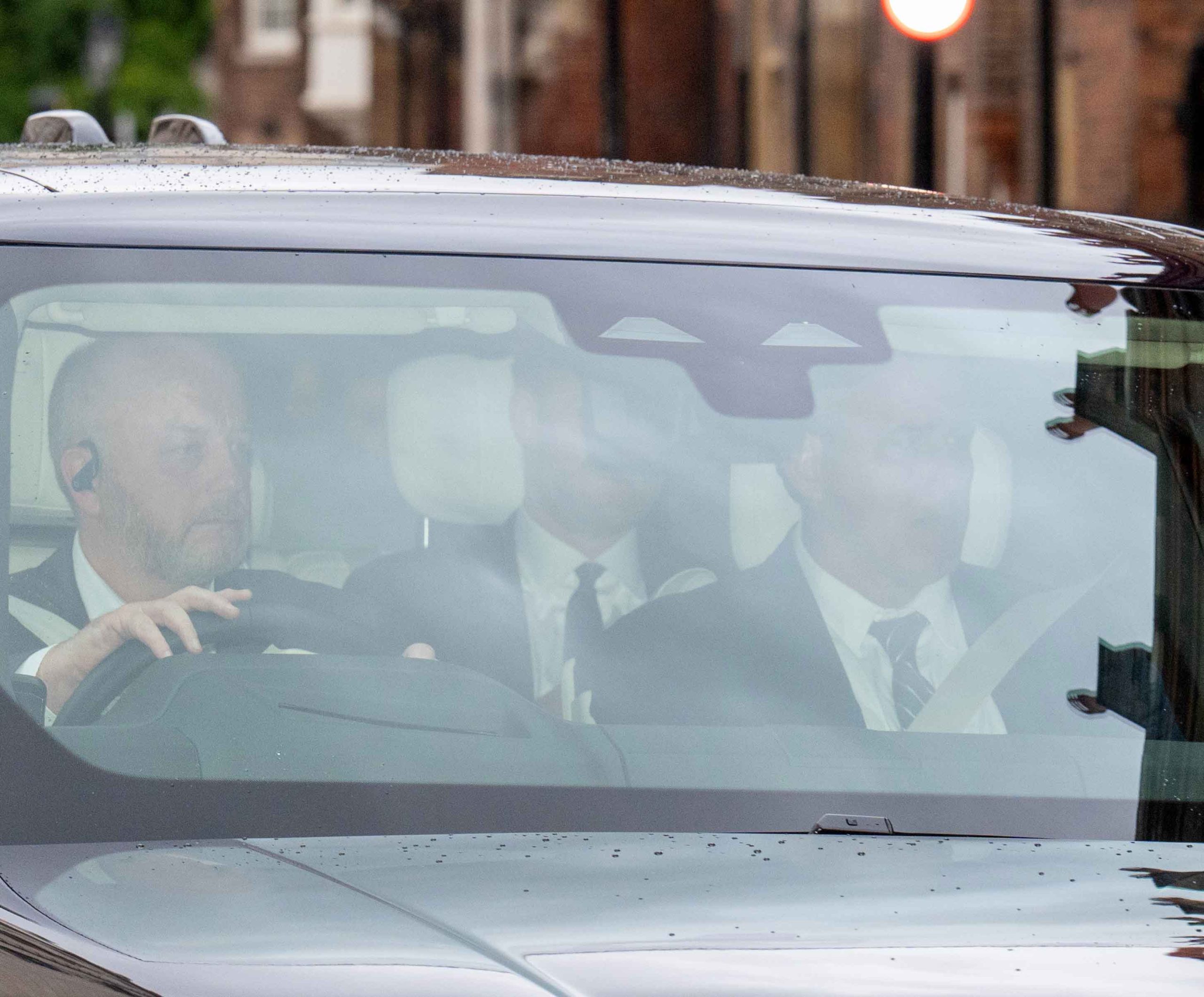 O πρίγκιπας Harry πηγαίνοντας στο Clarence House για να συναντήσει τον πατέρα του Βασιλιά Κάρολο στις 10 Σεπτεμβρίου 2025 στο Λονδίνο.