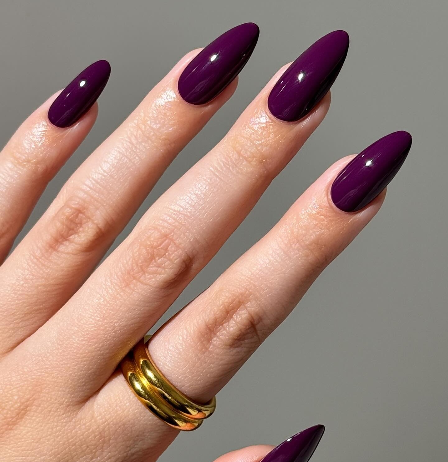 Νύχια σε απόχρωση σύκου