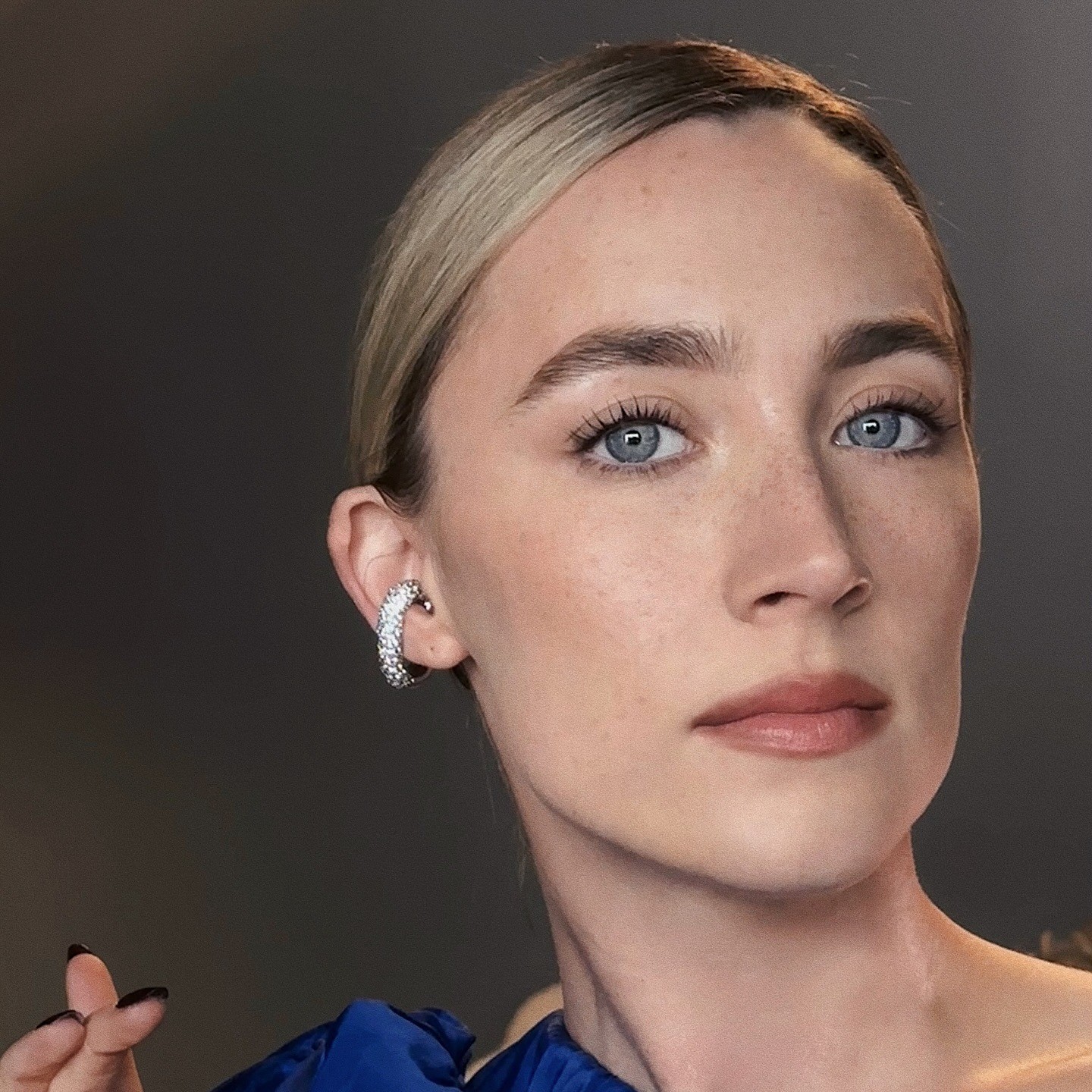 Saoirse Ronan χωρίς ρυτίδες στο μέτωπο